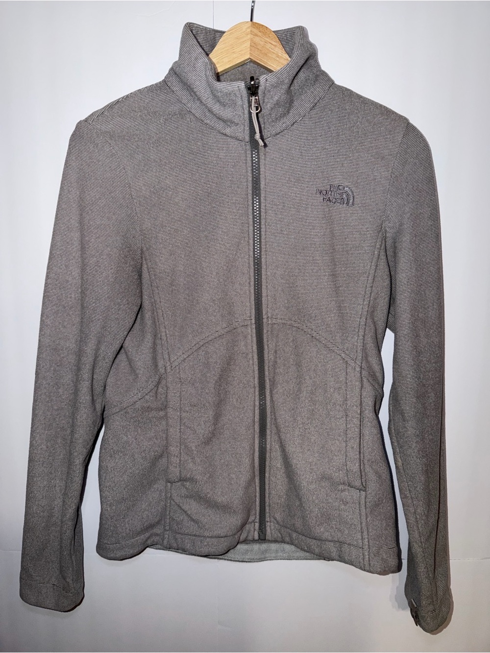 The North Face Women's Light Gray Full-Zip Fleece Jacket